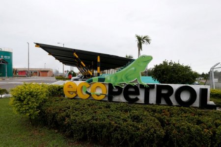 <p>Ecopetrol compra 10 activos y 1.300 megavatios en proyectos solares y eólicos en Colombia</p>