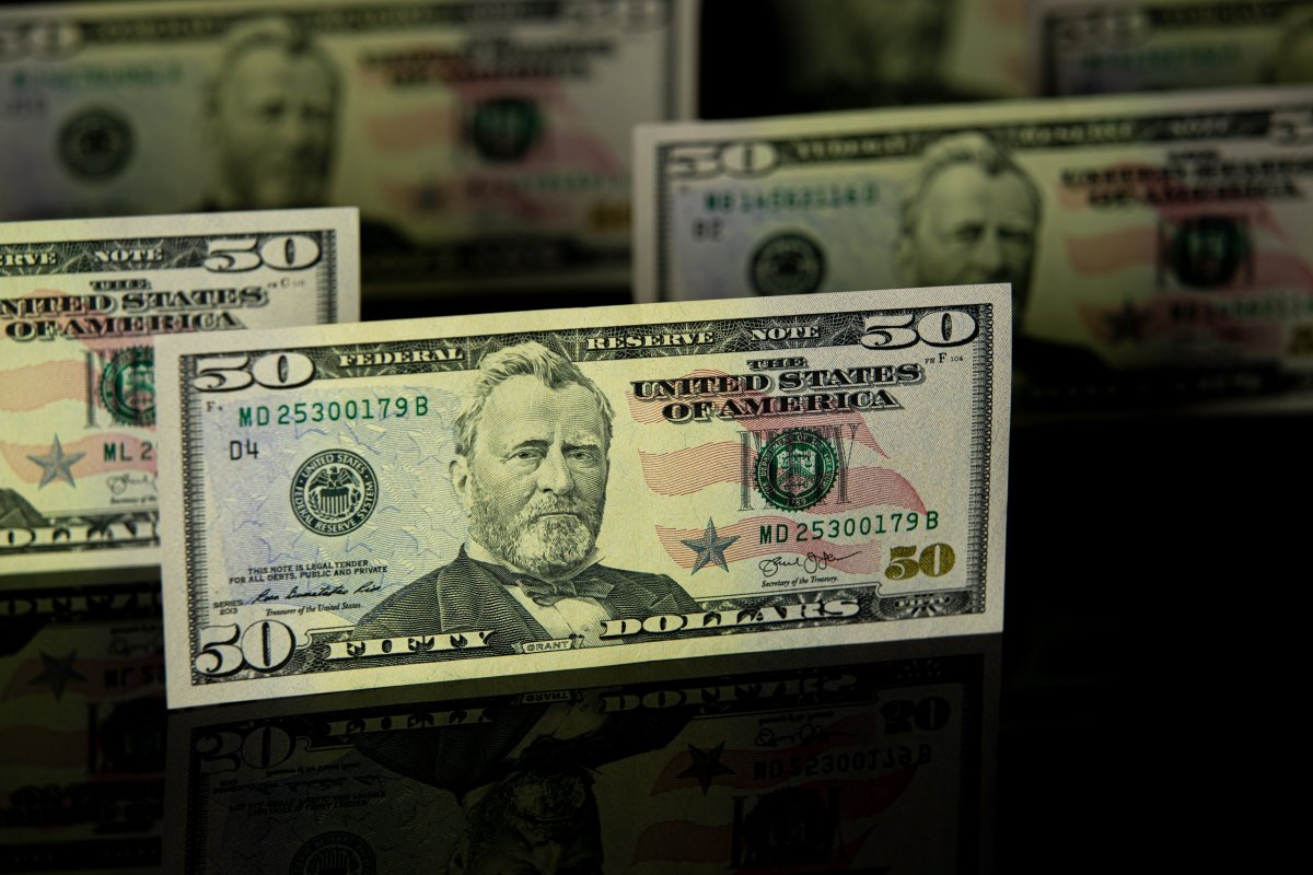 <p>Dólar opera al alza cerca de $ 950 tras feriado local y en medio de la escalada de tasas largas estadounidenses</p>