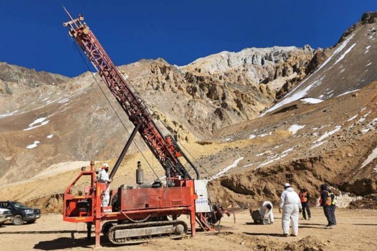 <p>Minera canadiense descubre cobre y oro en Argentina, cerca del mayor yacimiento de los últimos 30 años</p>