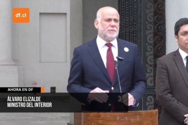 <p>Ahora en DF | Gobierno afirma que es “altamente probablemente” que continúen las deportaciones de chilenos desde EEUU</p>