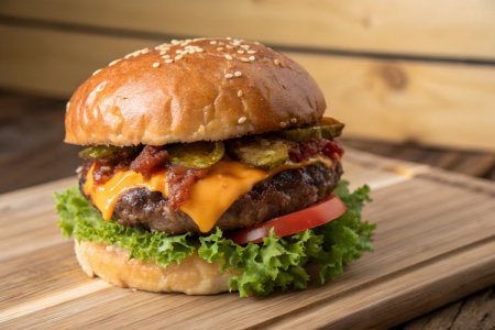 <p>Buenos Aires y Santiago, las dos ciudades con más pedidos de hamburguesas en Latinoamérica</p>