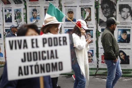 <p>México: reviven los temores por experimento "kafkiano" para elegir a los "jueces del pueblo"</p>