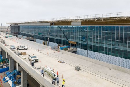 <p>Nueva terminal del Aeropuerto Jorge Chávez de Lima despega con tareas pendientes y preocupaciones del sector</p>