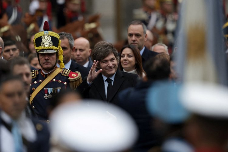 <p>Argentina recauda US$ 1.000 millones en subasta internacional de bonos en impulso a Milei</p>