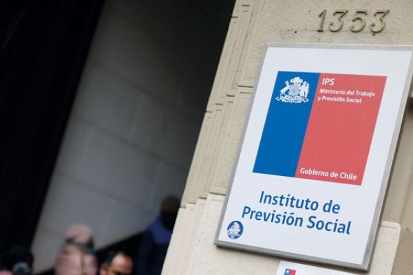 <p>Instituto de Previsión Social (IPS) inicia sumarios por 55 casos de funcionarios que viajaron con licencia médica</p>