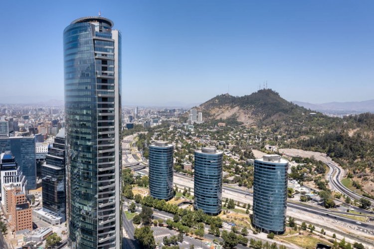 <p>Santiago lidera entre los mercados de oficinas de Sudamérica con menor vacancia</p>