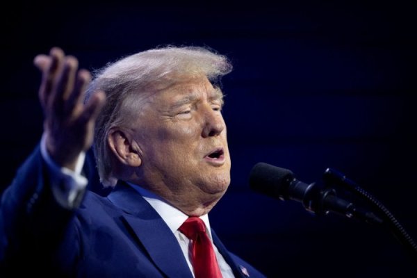 Corte Suprema permite a Trump poner fin permiso humanitario de 500.000 migrantes de Venezuela, Cuba, Haití y Nicaragua