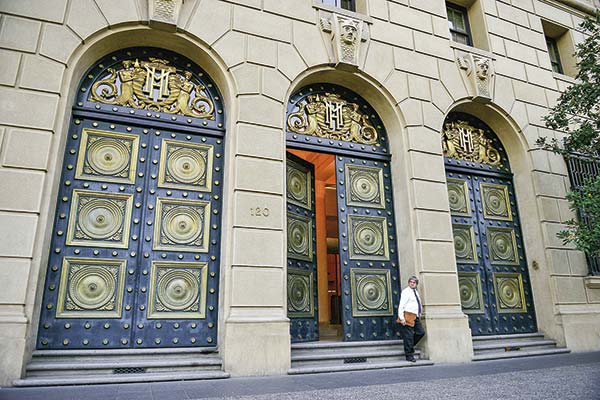 <p>Ingresos del sector público siguieron creciendo en abril, gracias al royalty minero</p>