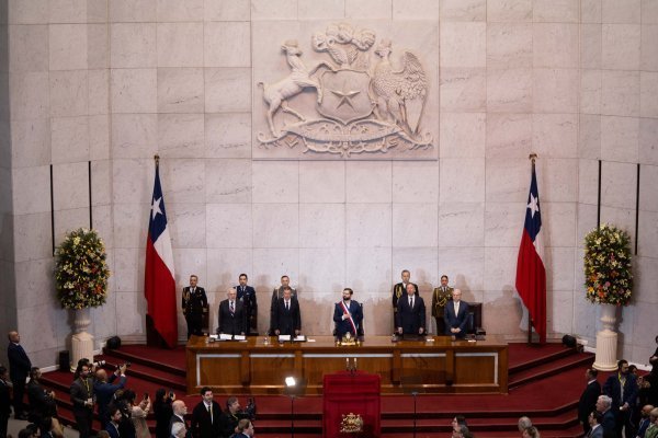 <p>Fotos: Aton Chile y Senado.</p>