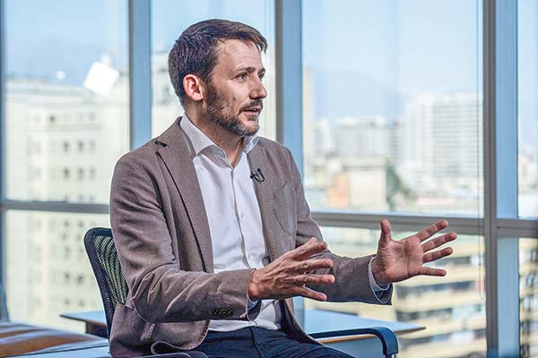 <p>Pardow y priorización de proyectos para cerrar carboneras: "Queremos acortar cerca de tres años la tramitación"</p>
