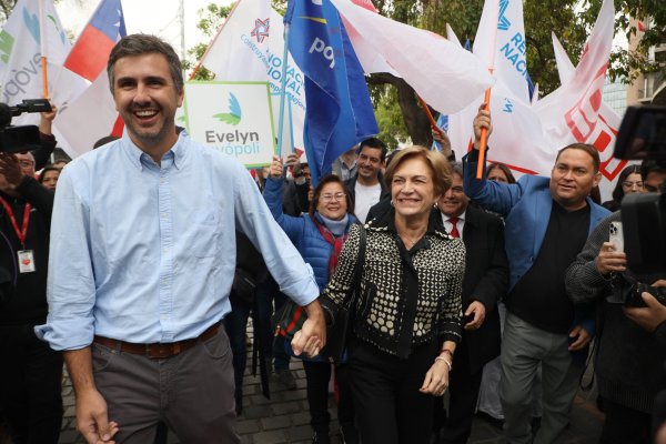 <p>Matthei inscribió precampaña presidencial y se comprometió a “hacerle las cosas fáciles al sector privado y a quien quiera invertir en Chile”</p>