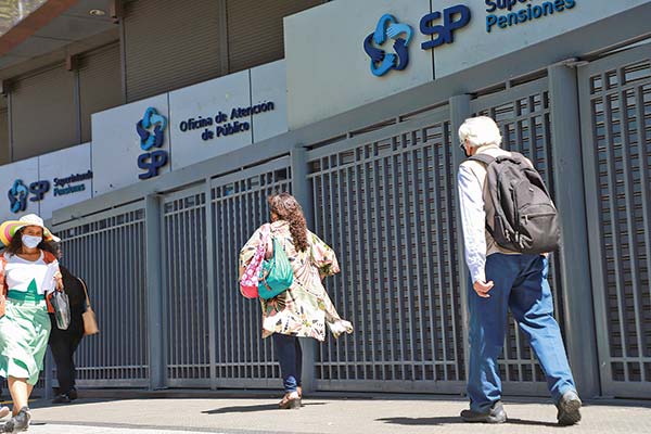 <p>Incorporar herramientas de IA, proyectos tecnológicos y nuevos profesionales: los desafíos de la Super de Pensiones para la puesta en marcha de la reforma</p>