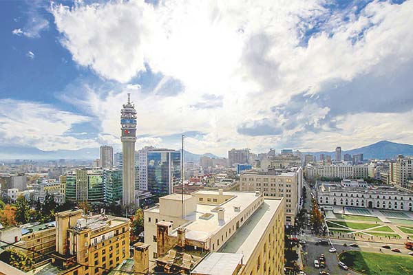 <p>OCDE le pone fichas a Chile y mejora levemente pronósticos para el PIB de este año y el próximo</p>