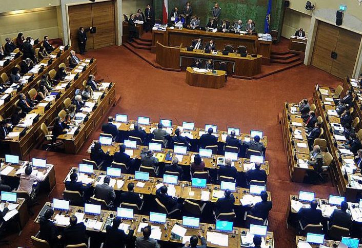 <p>Diputados ingresan reforma constitucional que consagra la negociación colectiva o ramal</p>