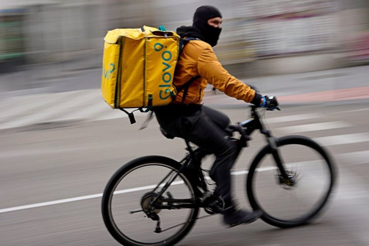 <p>La historia del pacto detrás de la salida de Glovo de Chile que despertó las alarmas de la FNE</p>