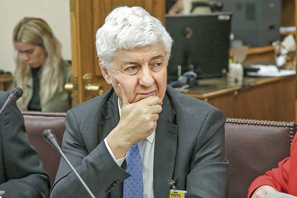 Etcheberry reconoce que no hay “total transparencia” en reavalúo de propiedades