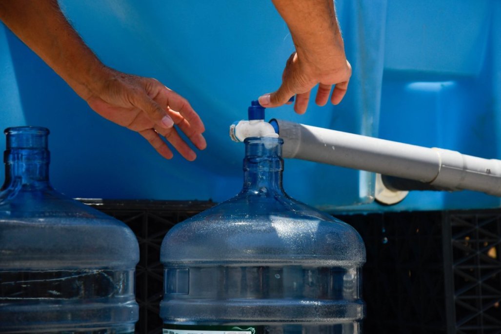 Aguas Andinas compensará a 380 mil usuarios por interrupciones en el servicio de agua