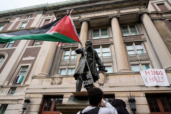 Gobierno de Trump advierte que podría cancelar la acreditación de la Universidad de Columbia por su manejo de las protestas pro Palestina