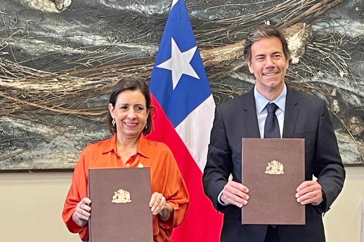 <p>Luz Granier, de Desarrollo País, y Cristian Ramos, de Google.</p>
