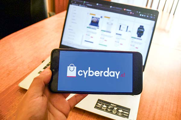 <p>Comercio saca cuentas alegres: CyberDay 2025 culmina con récord de ventas por US$ 520 millones, 4,6% superior a las del ejercicio anterior</p>