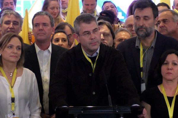 <p>Amarillos dio el paso a la derecha: apoyará la candidatura presidencial de Evelyn Matthei</p>