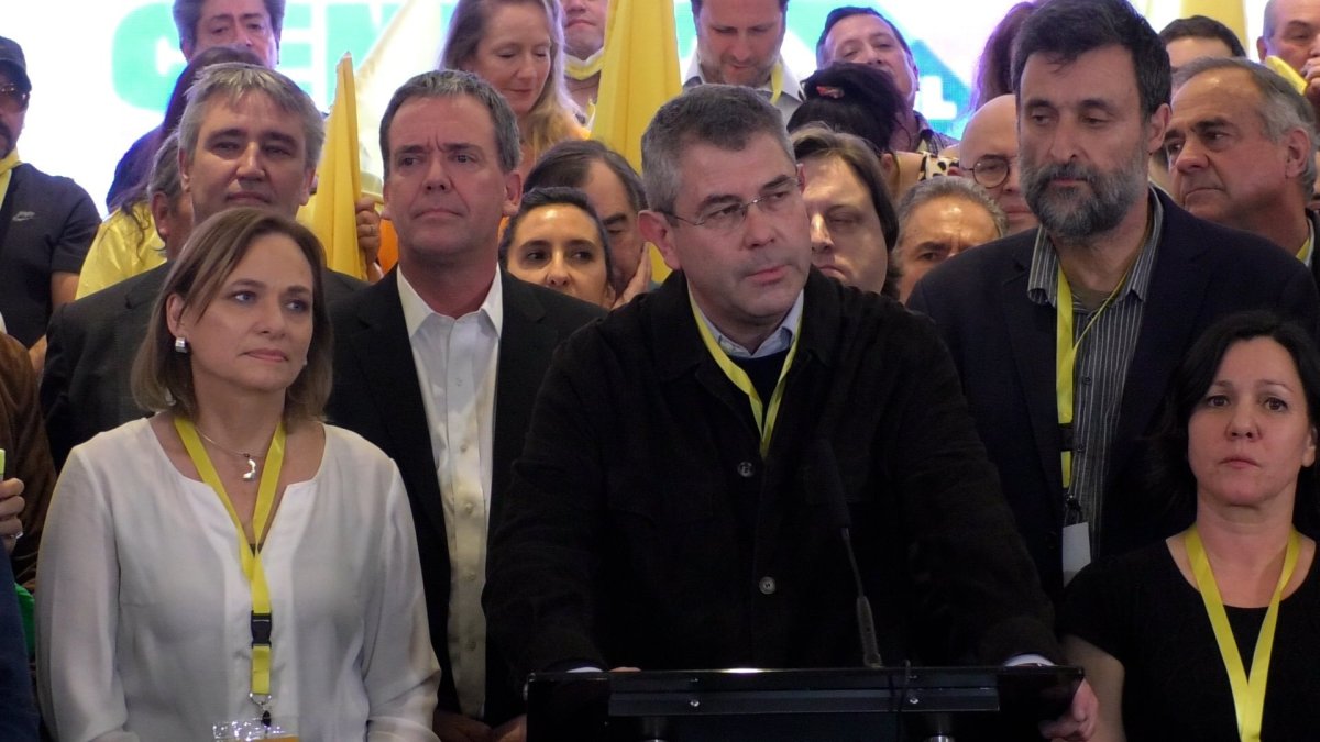 Amarillos da un giro a la derecha: apoyo a Evelyn Matthei en la carrera presidencial