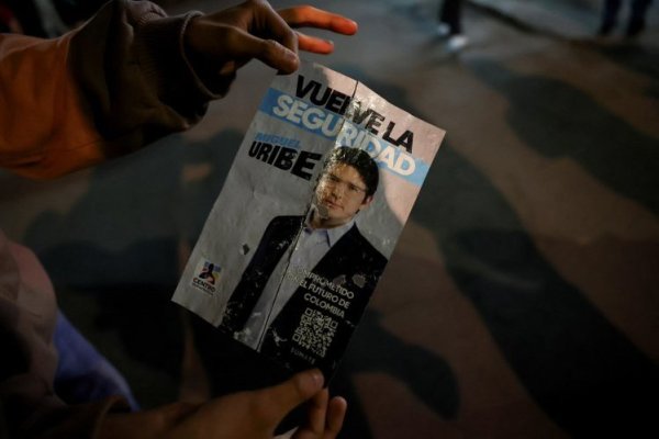 Colombia: precandidato presidencial Miguel Uribe está en estado de "máxima gravedad" tras atentado