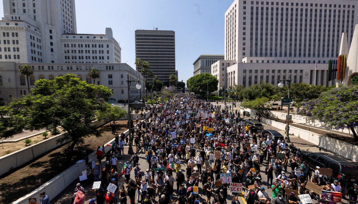 Trump exige arresto de Newsom por disturbios, gobernador amenaza con demanda
