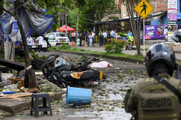 <p>19 ataques, 7 muertos y 50 heridos: las cifras de una jornada de violencia en Colombia</p>