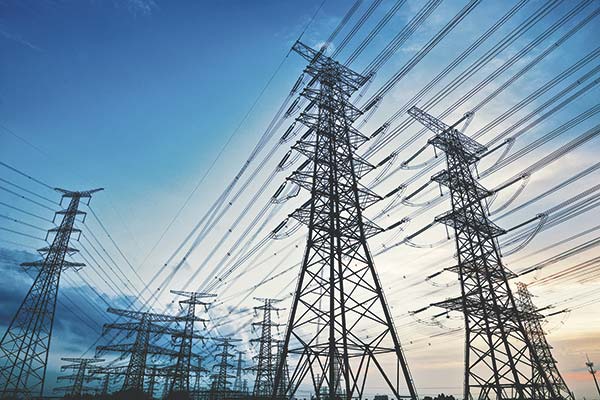 <p>Sube tensión en Panel de Expertos: Transelec y Engie se enfrentan a Colbún por megalínea eléctrica hacia el sur</p>