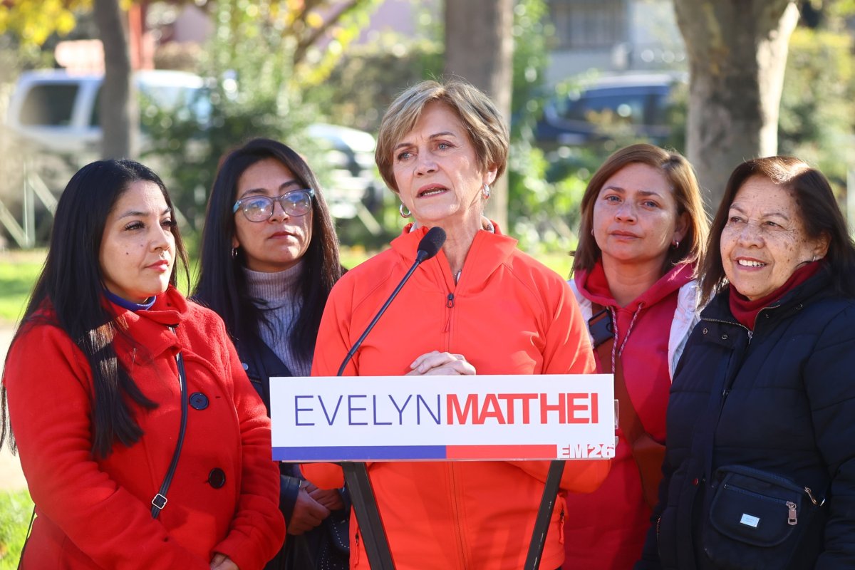 <p>“No más pitutos ni mal gasto, porque plata hay”, dijo Evelyn Matthei. Crédito: Aton.</p>