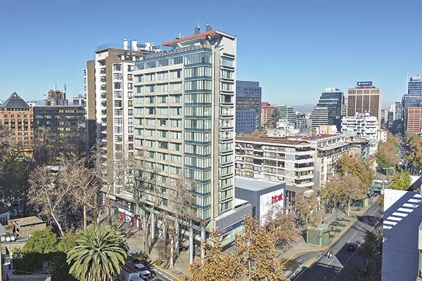 <p>Emblemática cadena hotelera del norte aterriza en Santiago tras comprar activo en Providencia</p>