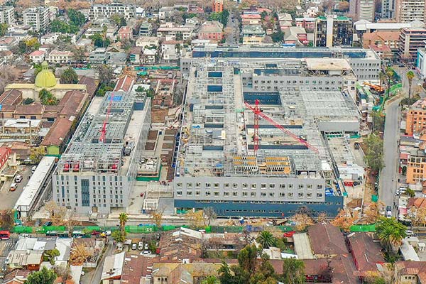 El 80% de los proyectos hospitalarios concesionados sufren retrasos, postergando el ingreso de más de 3.700 camas al sistema de salud