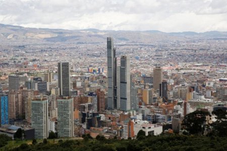 <p>Empresas repliegan inversiones en Colombia: ¿estrategia o señal de incertidumbre?</p>