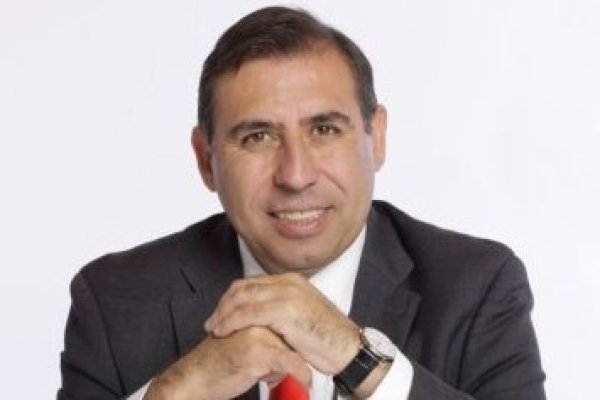 <p>Senador Sergio Gahona (UDI): “Kast ha ido inteligentemente evadiendo temas que podrían encasillarlo en un sector, porque sabe que así no va a ganar una elección”</p>