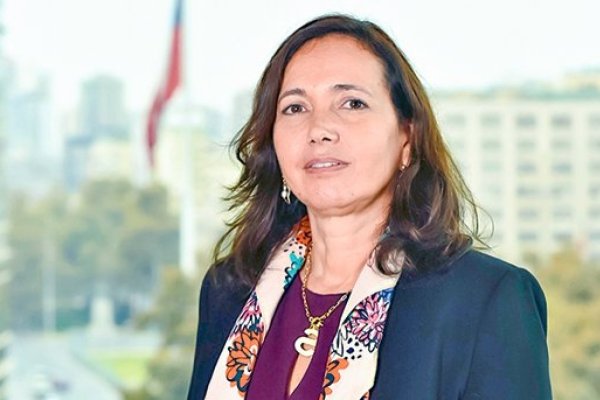 <p>CMF denuncia estafa y usurpación de nombre de presidenta Solange Berstein: entidad engaña a inversionistas en redes sociales</p>