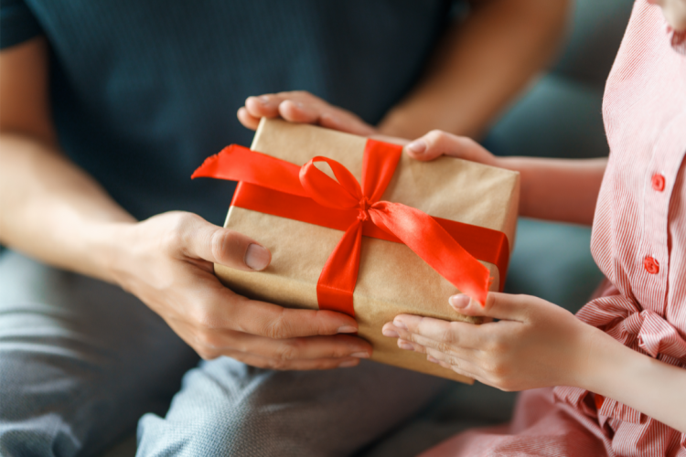 <p>Día del Padre en Argentina: comprar un regalo cuesta más del doble que en Estados Unidos</p>