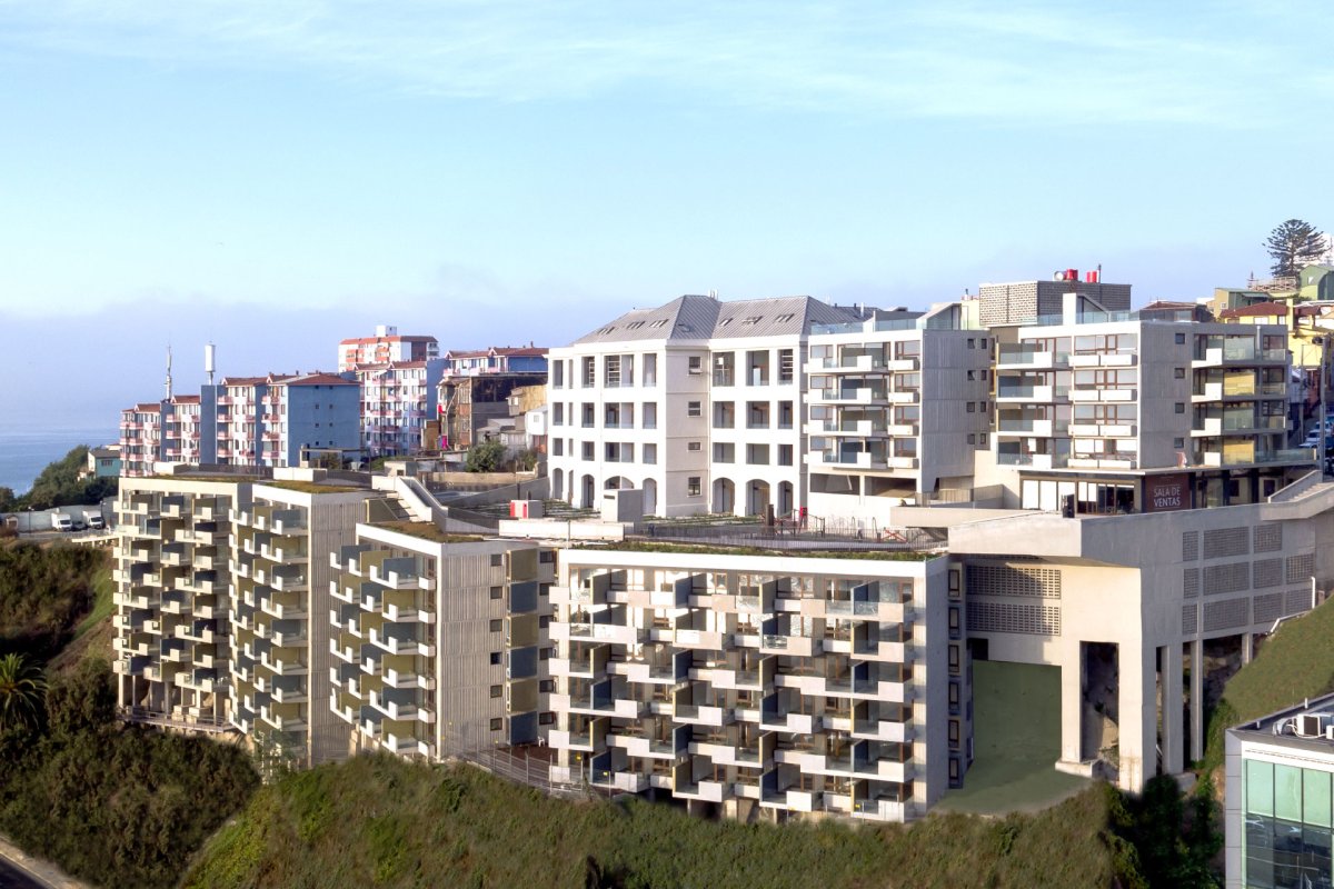 <p>Propietarios versus inmobiliaria: la desconocida disputa tras premiado edificio en Valparaíso</p>