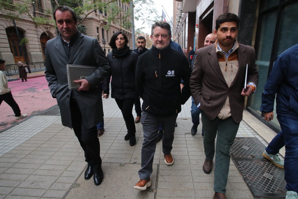 Allanamiento a Claudio Orrego: Un giro inesperado en la política metropolitana