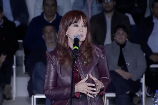 <p>Ahora en DF SUD | La Justicia argentina concede arresto domiciliario a la expresidenta Cristina Fernández</p>