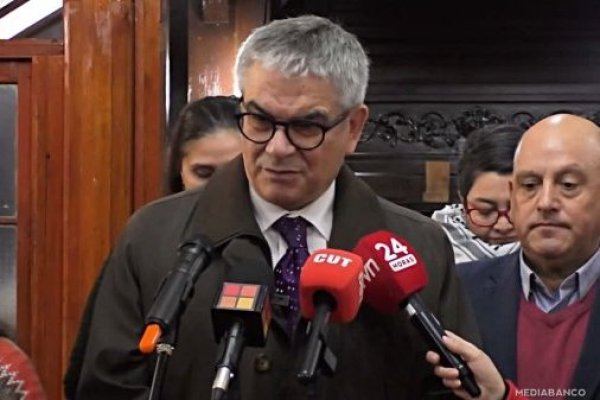 <p>Ahora en DF | Marcel asegura que la economía chilena está “en pie bastante robusto para enfrentar shocks externos”</p>
