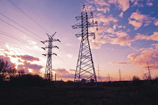 <p>Interchile sufre nuevas fallas en la misma línea de transmisión del apagón y Enel alerta que sistema eléctrico está en "condición de emergencia"</p>