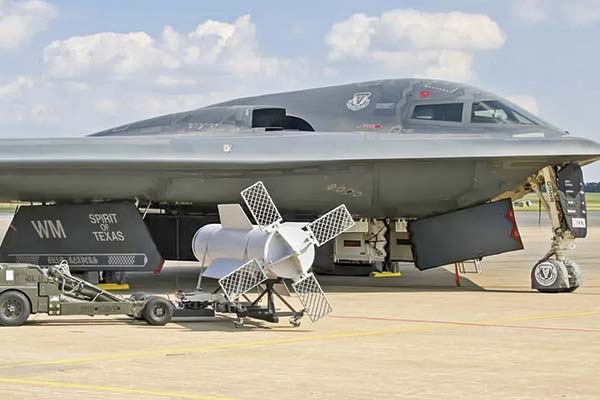 <p>¿Puede un bunker-buster estadounidense destruir la montaña nuclear de Irán?</p>