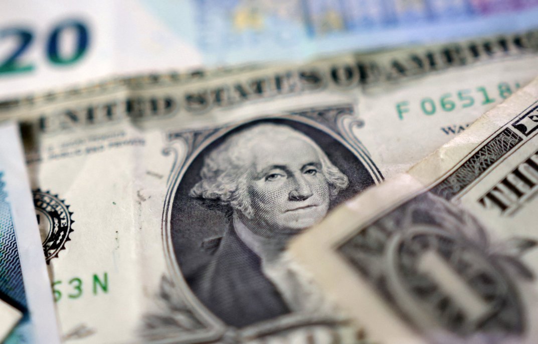 Dólar en baja: Mercados atentos a la Fed y tensiones en Medio Oriente