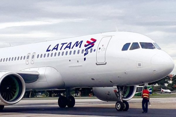 <p>Latam supera turbulencias gatilladas por venta de acciones y alza del crudo</p>