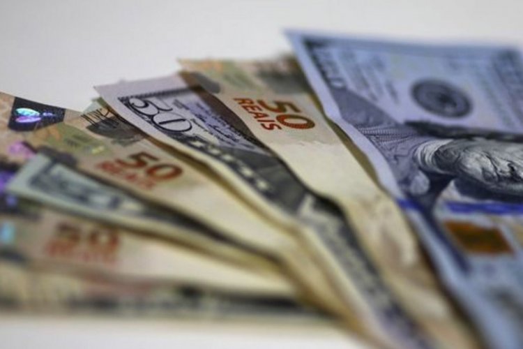 <p>Por las nubes: Brasil subió la tasa de interés hasta el 15% anual, la más alta en 19 años</p>