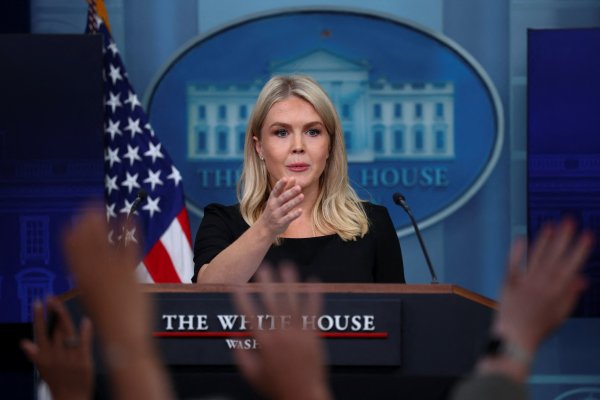 <p>La declaración del Presidente fue leída por la secretaria de prensa de la Casa Blanca, Karoline Leavitt. (Foto: Reuters)</p>