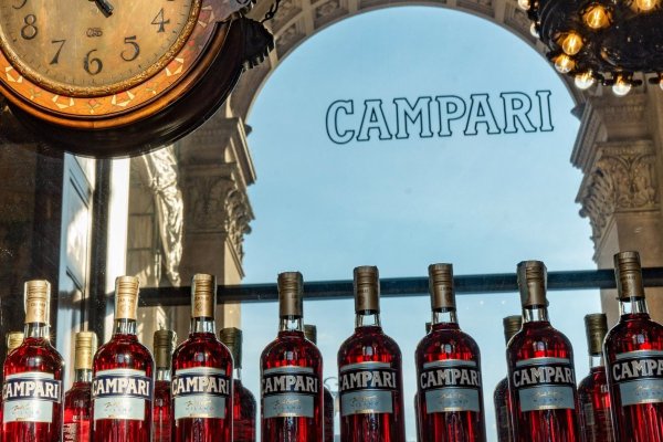 Accionista controlador de Campari adquirirá participación en la firma de capital privado Bluegem
