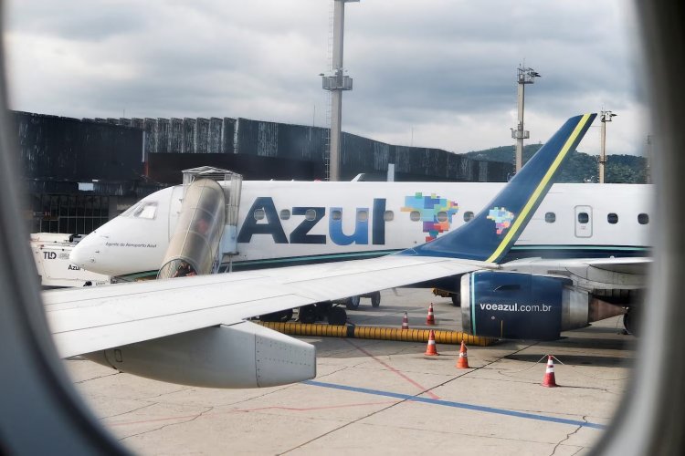 <p>Brasileña Azul devuelve su primer avión regional en medio de su reestructuración</p>