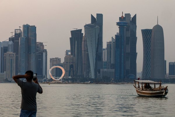 <p>Irán lanza misiles contra bases estadounidenses en Qatar e Irak: se escucha ruido de explosiones en Doha</p>